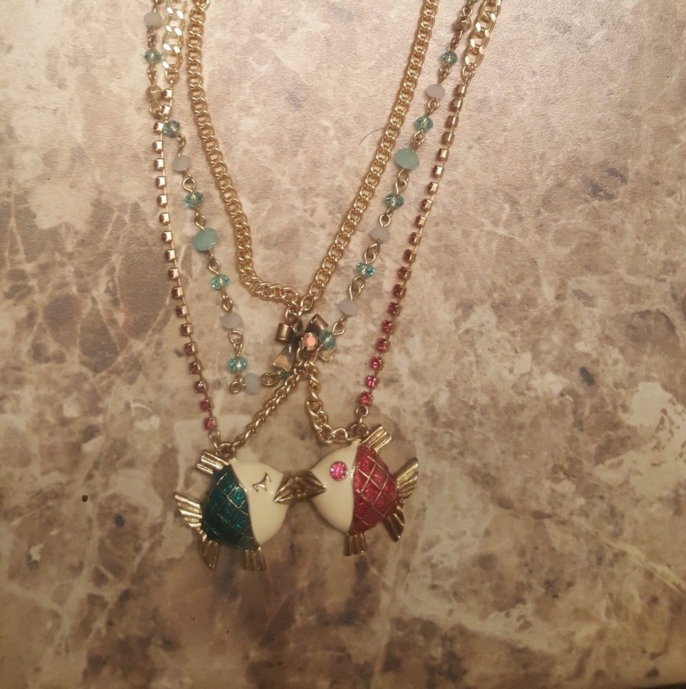 Betsey Johnson kissing fish necklace